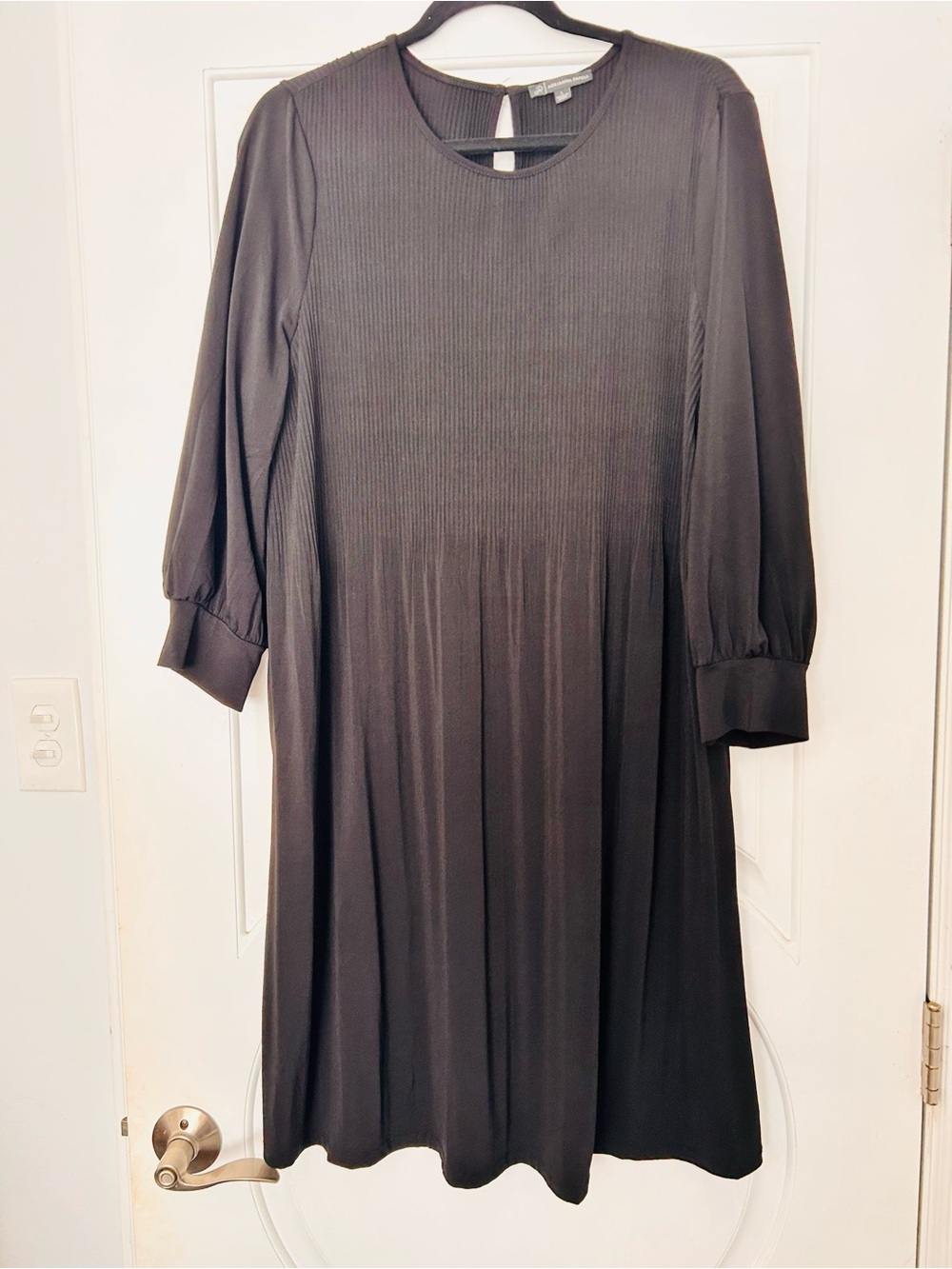 Adrianna Papell Black Long Sleeve Pleated Midi Dress